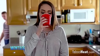 Bruneta cu sanii frumosi vrea sa fie linsa in pizda cat mai bine