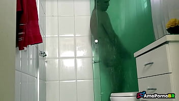 Xxx braileanca suge pula si se fute cu un tanar in dormitor