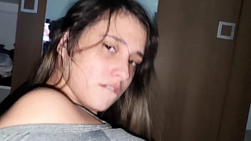 Prietena e filmata cu telefonu cand e penetrata