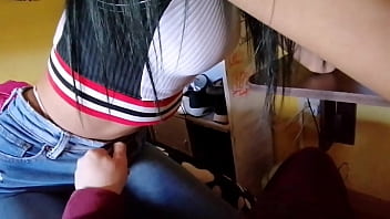 Filme porno gratis iubitu si iubita in baie si intervine si mama