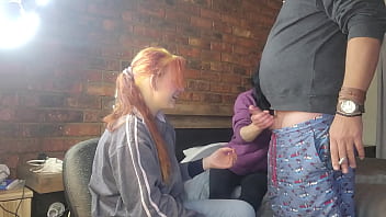 Se spala in dus dupa ce se fute brutal cu fiul vitreg