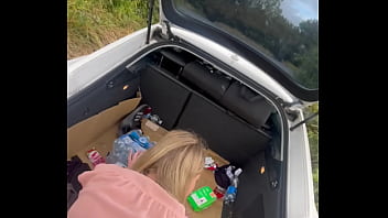 Femeie matura pofteste la pula unui barbat mai tanar ca ea