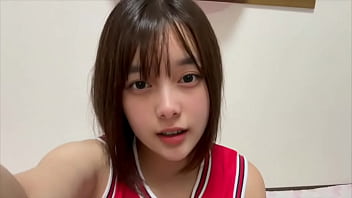 Sa saturat de barbati deci simuleaza dansul limbii