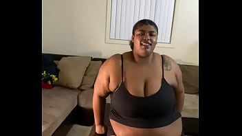 Porno cu o rusoaica siliconata blonda si buna de pula