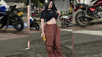 Vrea ca toti internetul sa ii vada pizdoiul