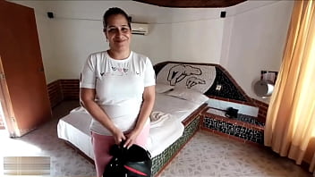 Clip de promovare pentru o noapte de amor cu super bunaciune