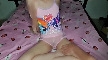 Filme porno cu curve legate gratis dupa ce se trezesc cu pula in ele